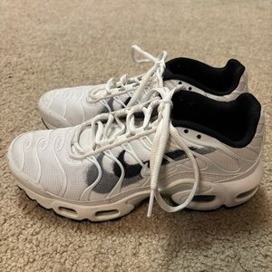 Boys Nike Air Plus Max Shoes size 4Y